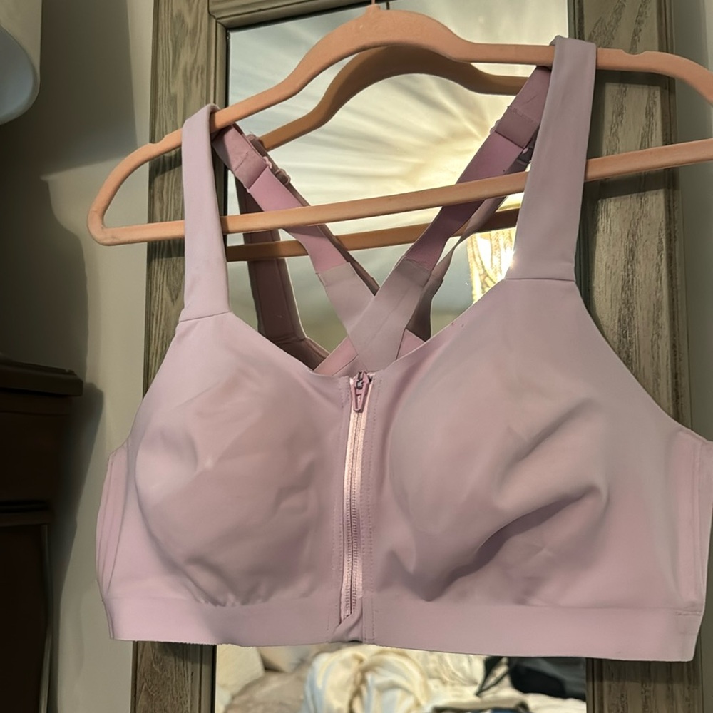 Knockout sports bra Victoria Secret 38D Zip closure padded adjustable straps
